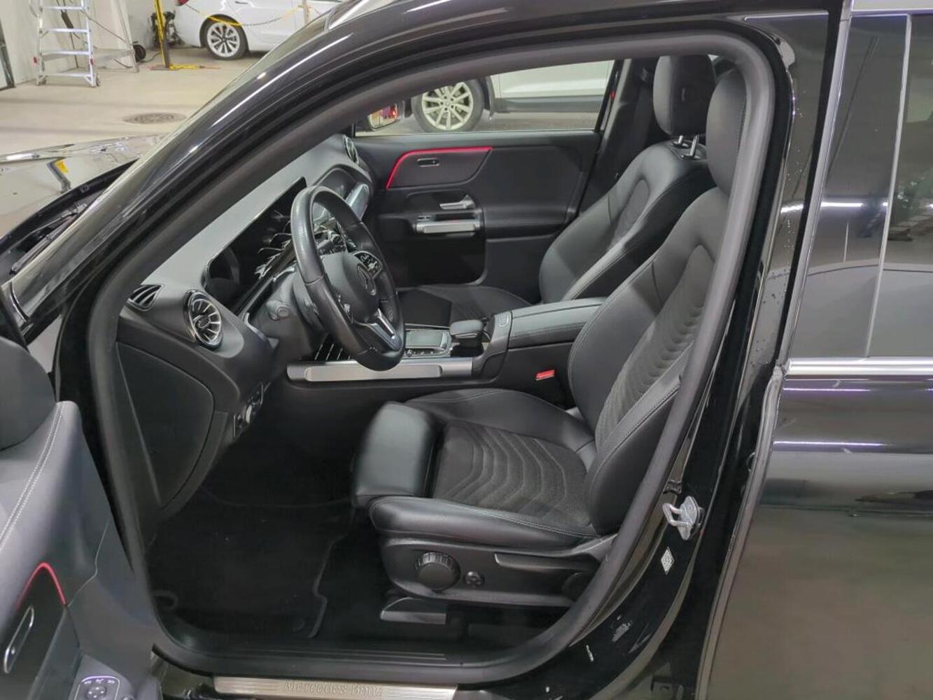 Mercedes-Benz EQB vaihtoauto