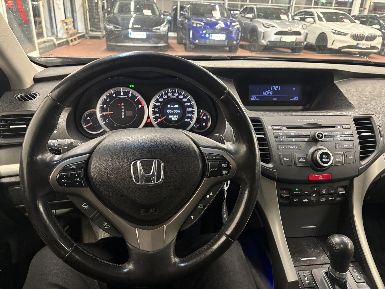 Honda Accord vaihtoauto
