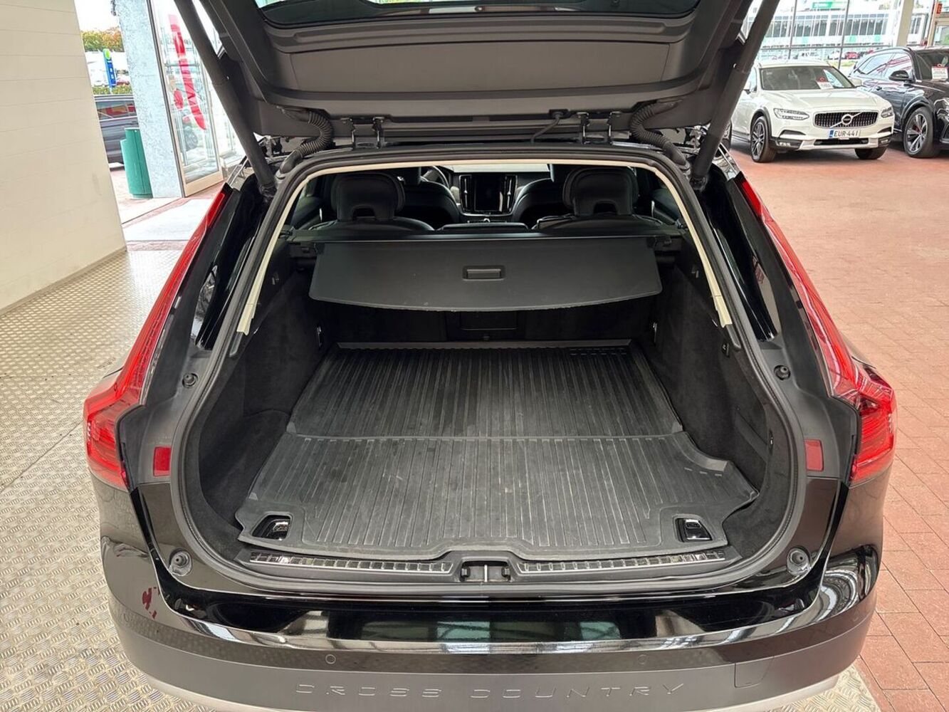 Volvo V90 Cross Country vaihtoauto