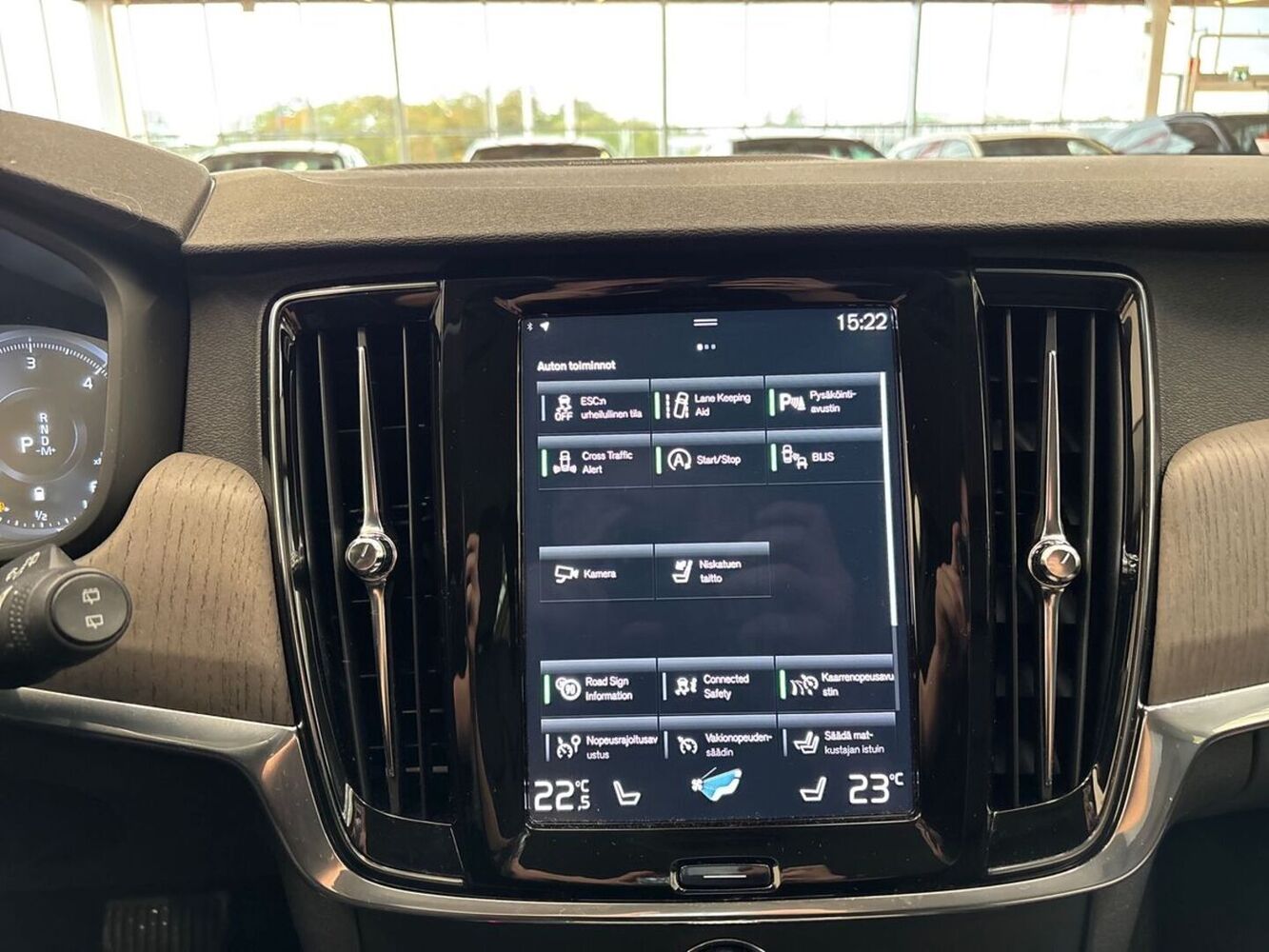 Volvo V90 Cross Country vaihtoauto