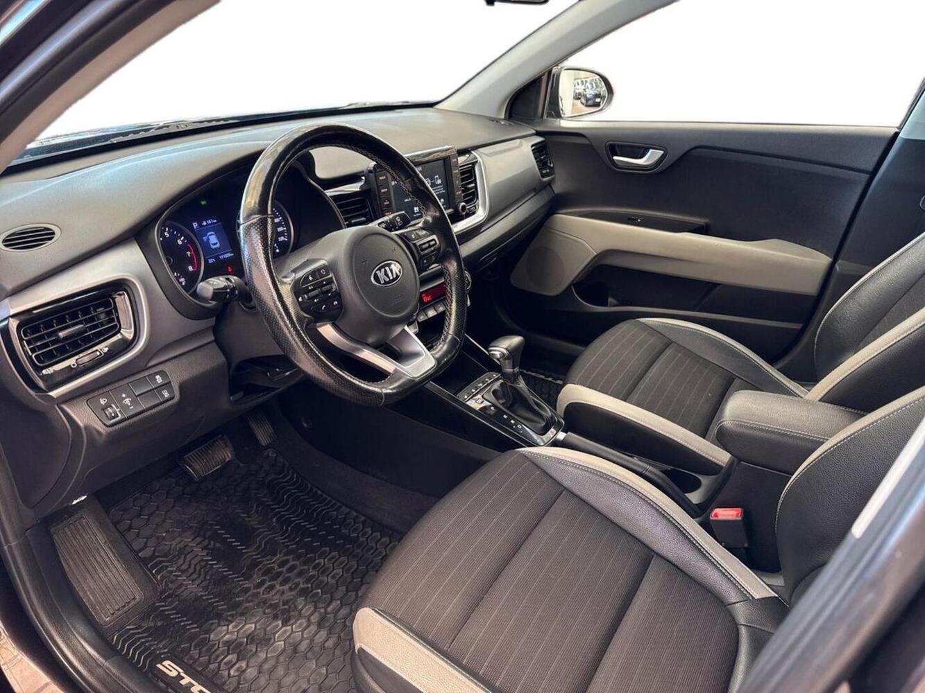 Kia Stonic vaihtoauto