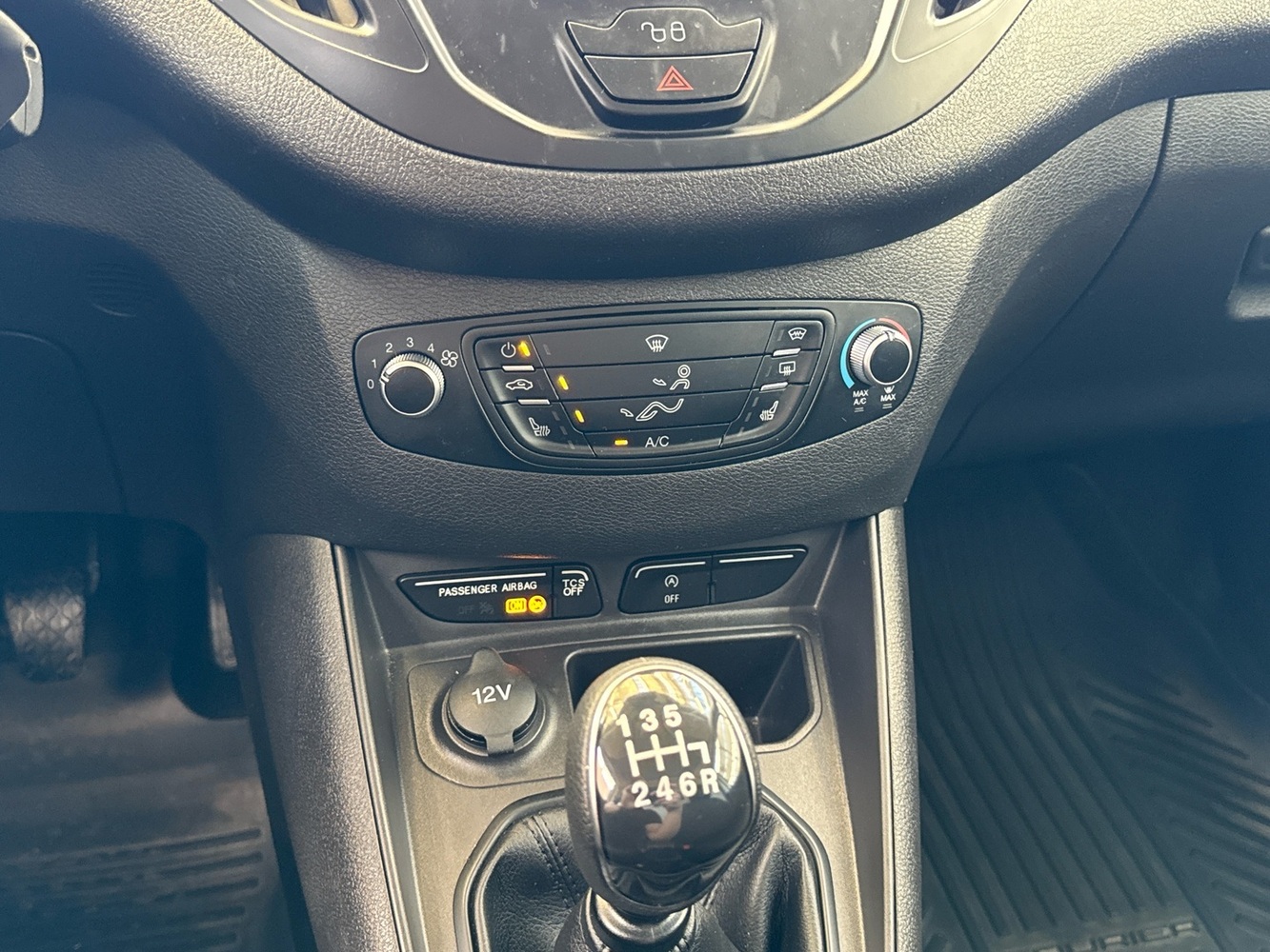 Ford Transit Courier vaihtoauto