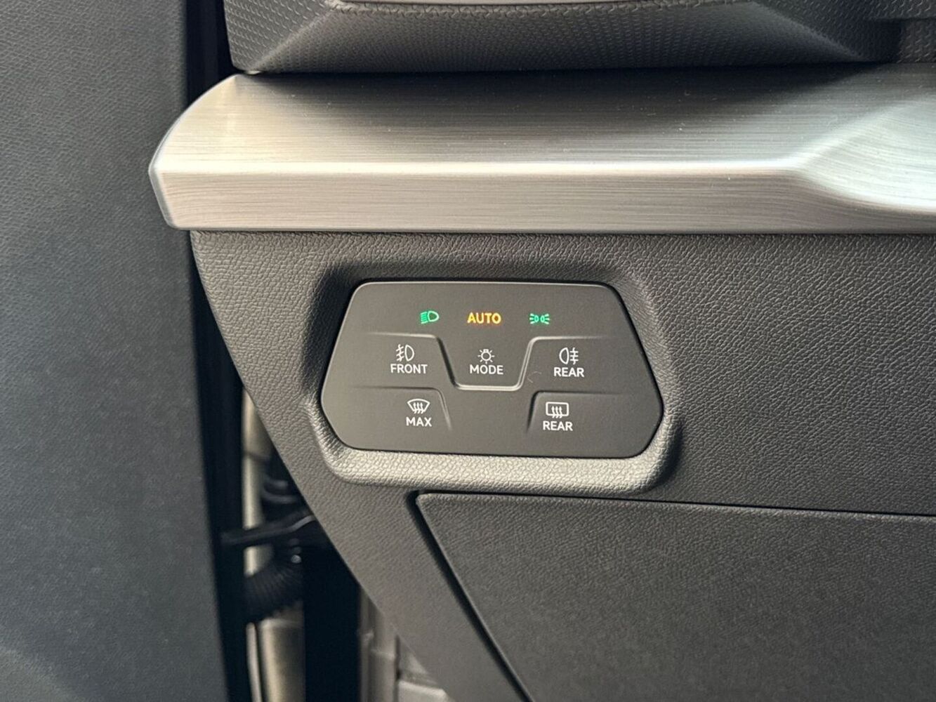 SEAT Leon Sportstourer vaihtoauto
