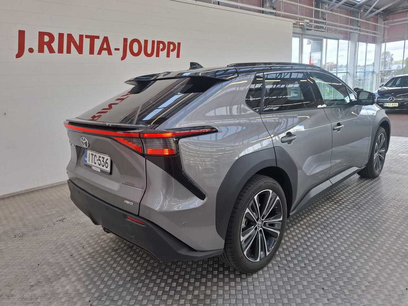Toyota bZ4X vaihtoauto