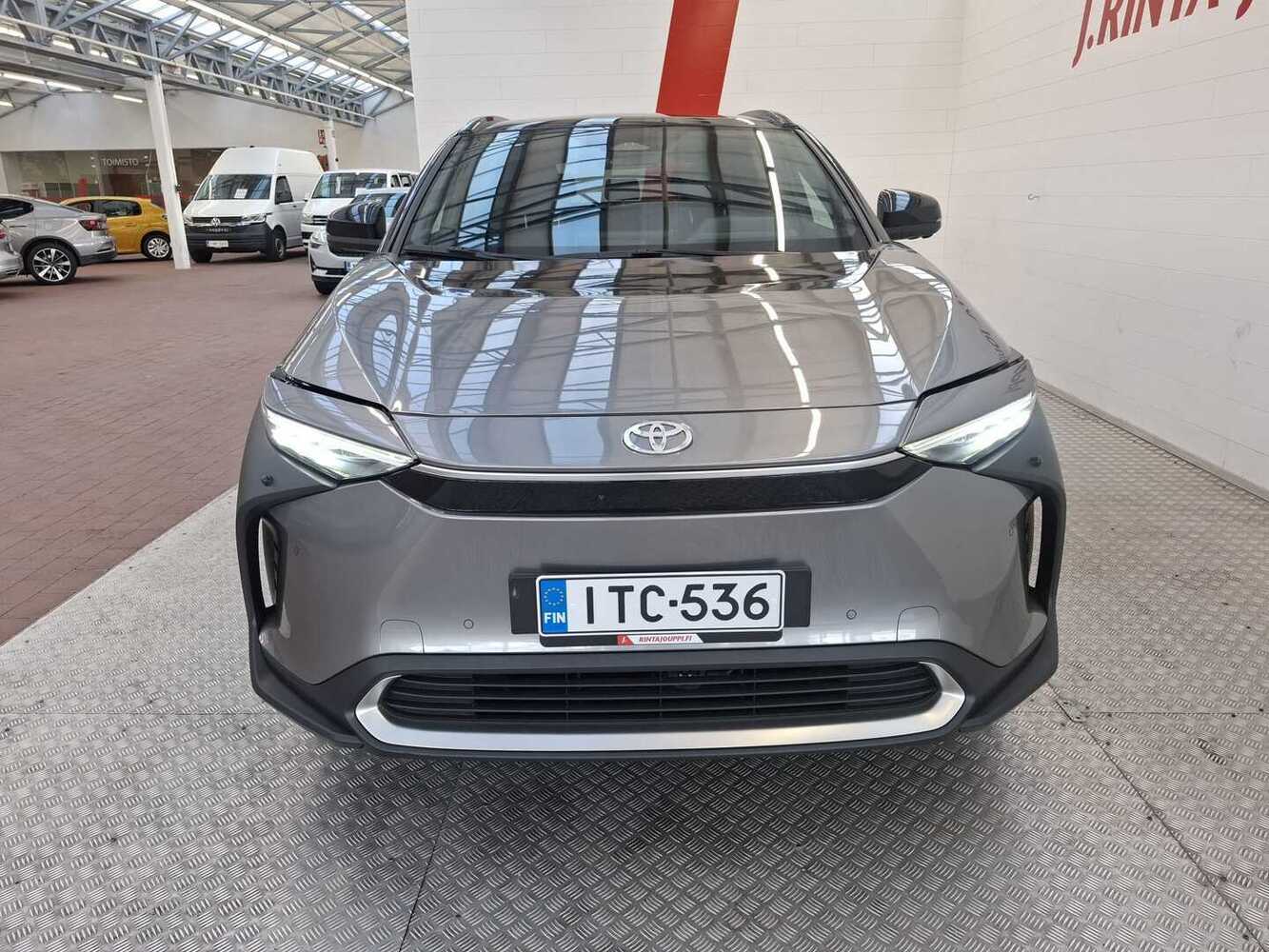 Toyota bZ4X vaihtoauto