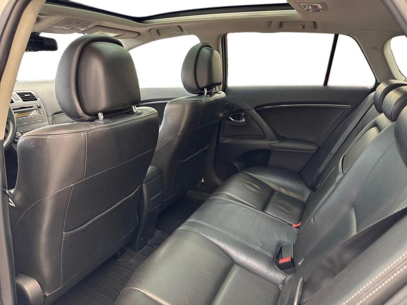 Toyota Avensis vaihtoauto