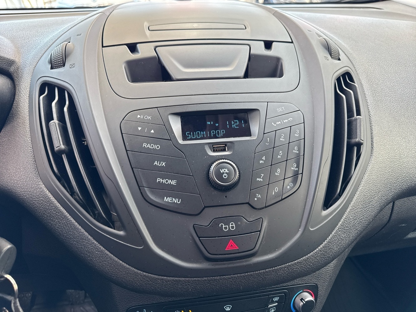 Ford Transit Courier vaihtoauto