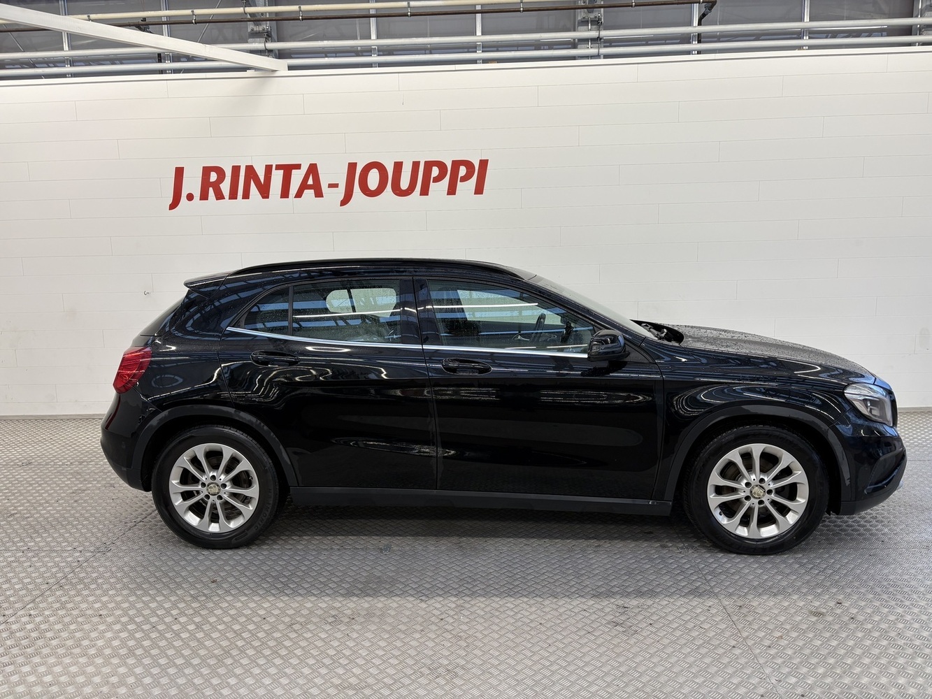 Mercedes-Benz GLA vaihtoauto