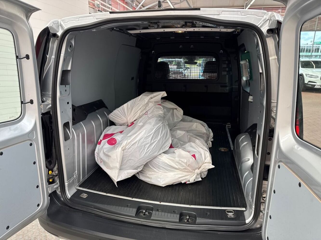 Volkswagen Caddy Maxi vaihtoauto