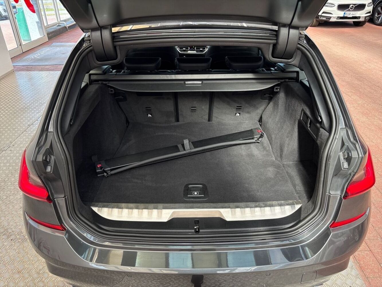 BMW 330 vaihtoauto