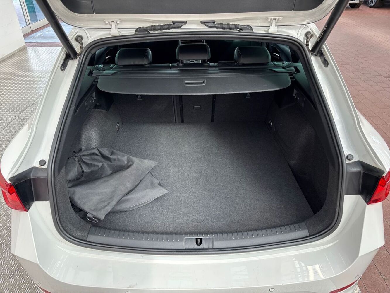 Cupra Leon Sportstourer vaihtoauto