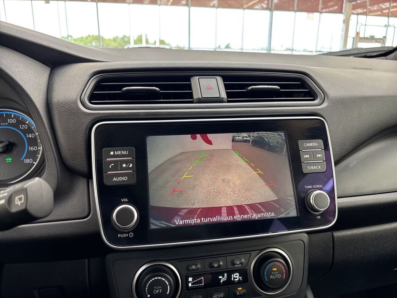 Nissan Leaf vaihtoauto