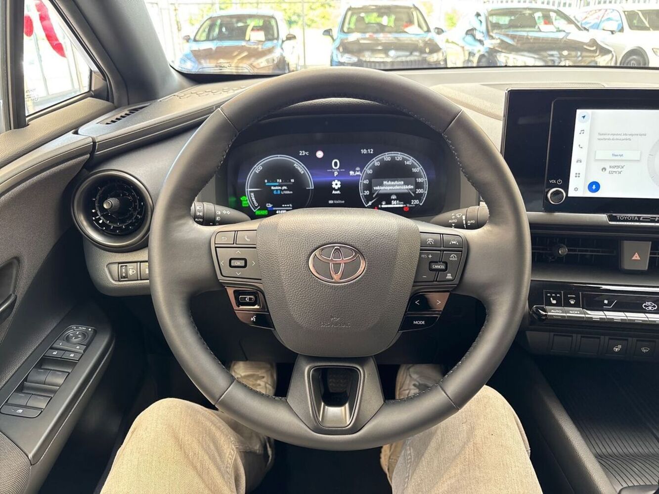 Toyota C-HR vaihtoauto