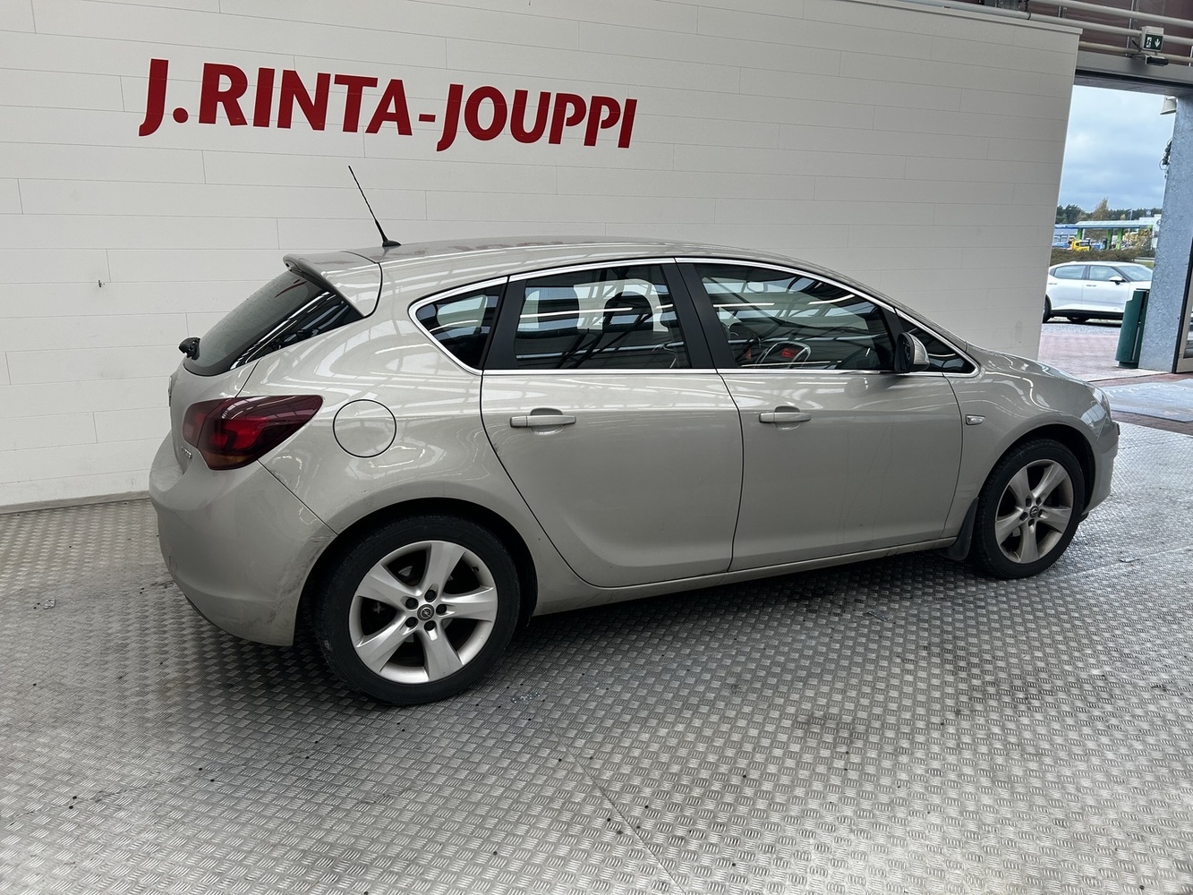Opel Astra vaihtoauto