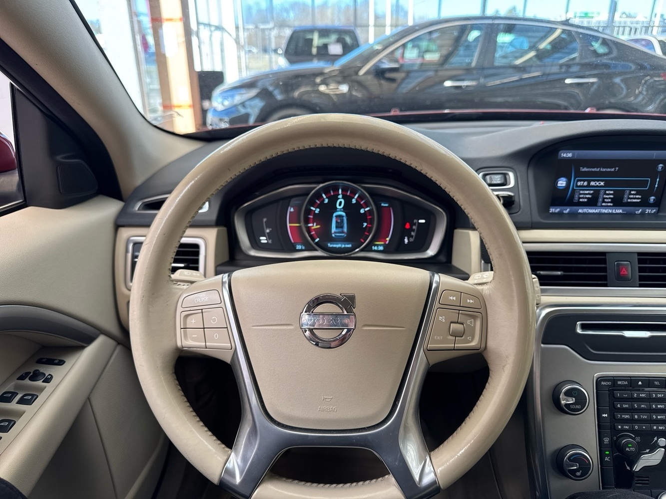 Volvo V70 vaihtoauto