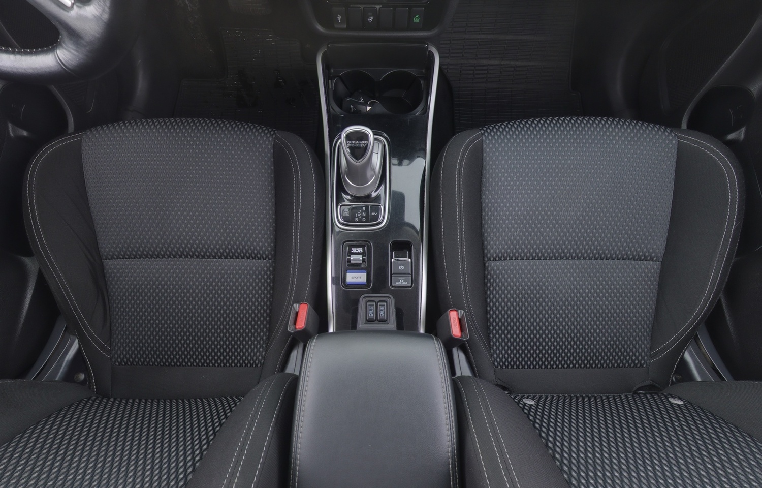 Mitsubishi Outlander PHEV vaihtoauto