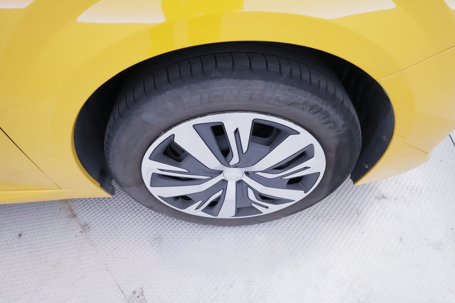 Peugeot 208 vaihtoauto