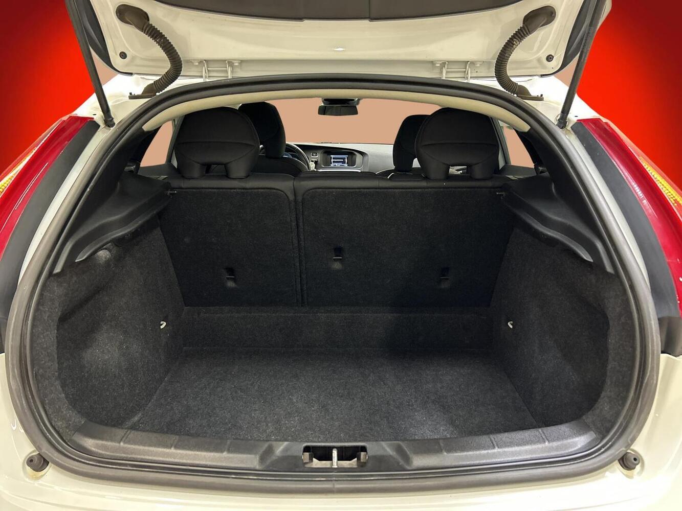 Volvo V40 Cross Country vaihtoauto