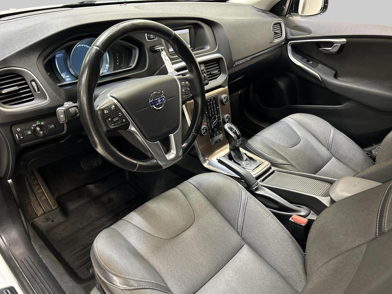 Volvo V40 Cross Country vaihtoauto