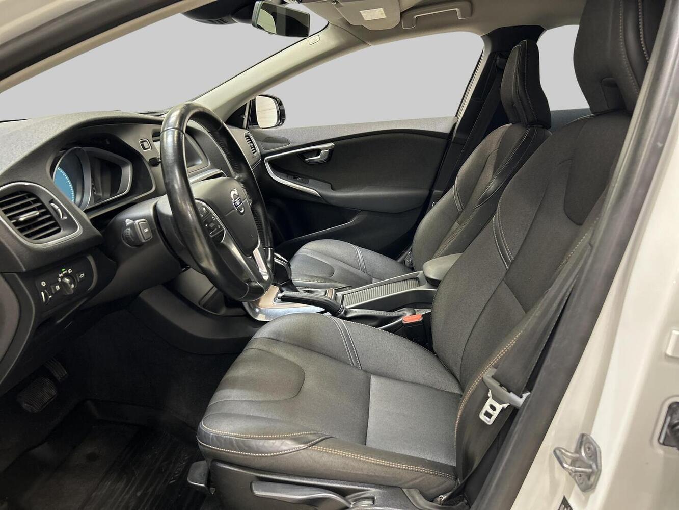 Volvo V40 Cross Country vaihtoauto