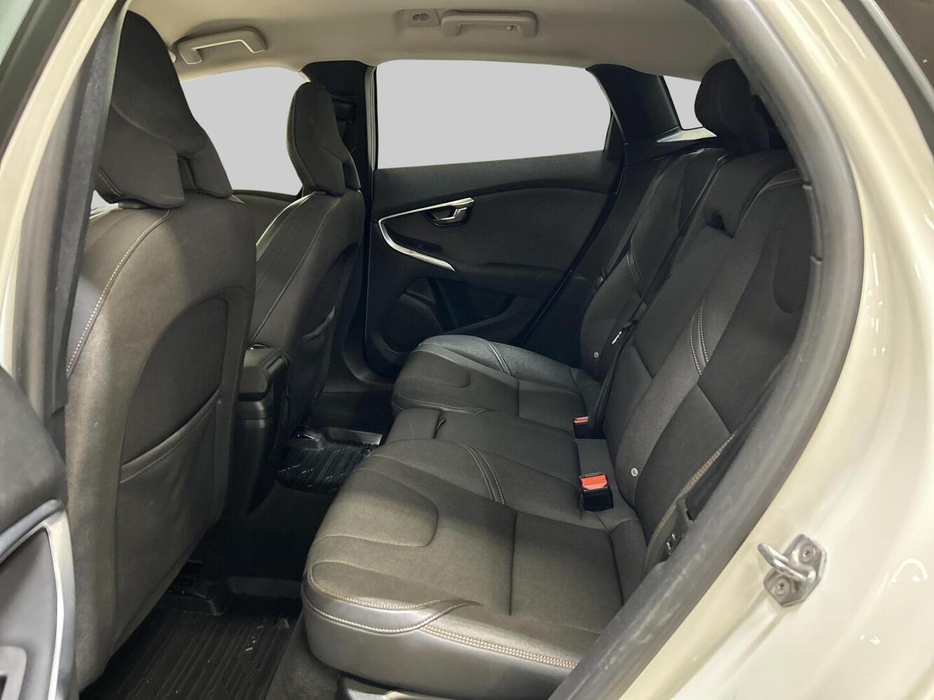 Volvo V40 Cross Country vaihtoauto