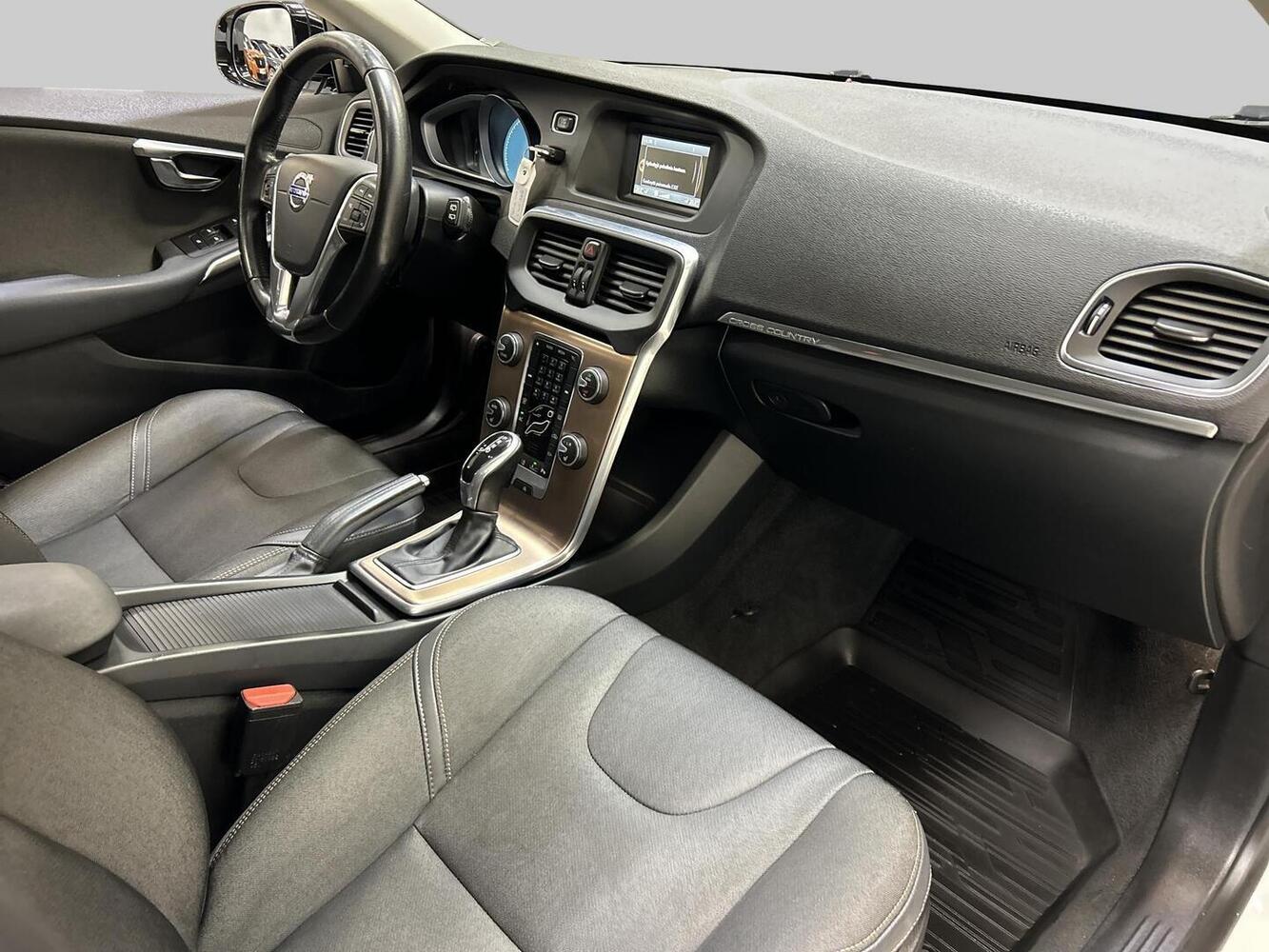 Volvo V40 Cross Country vaihtoauto