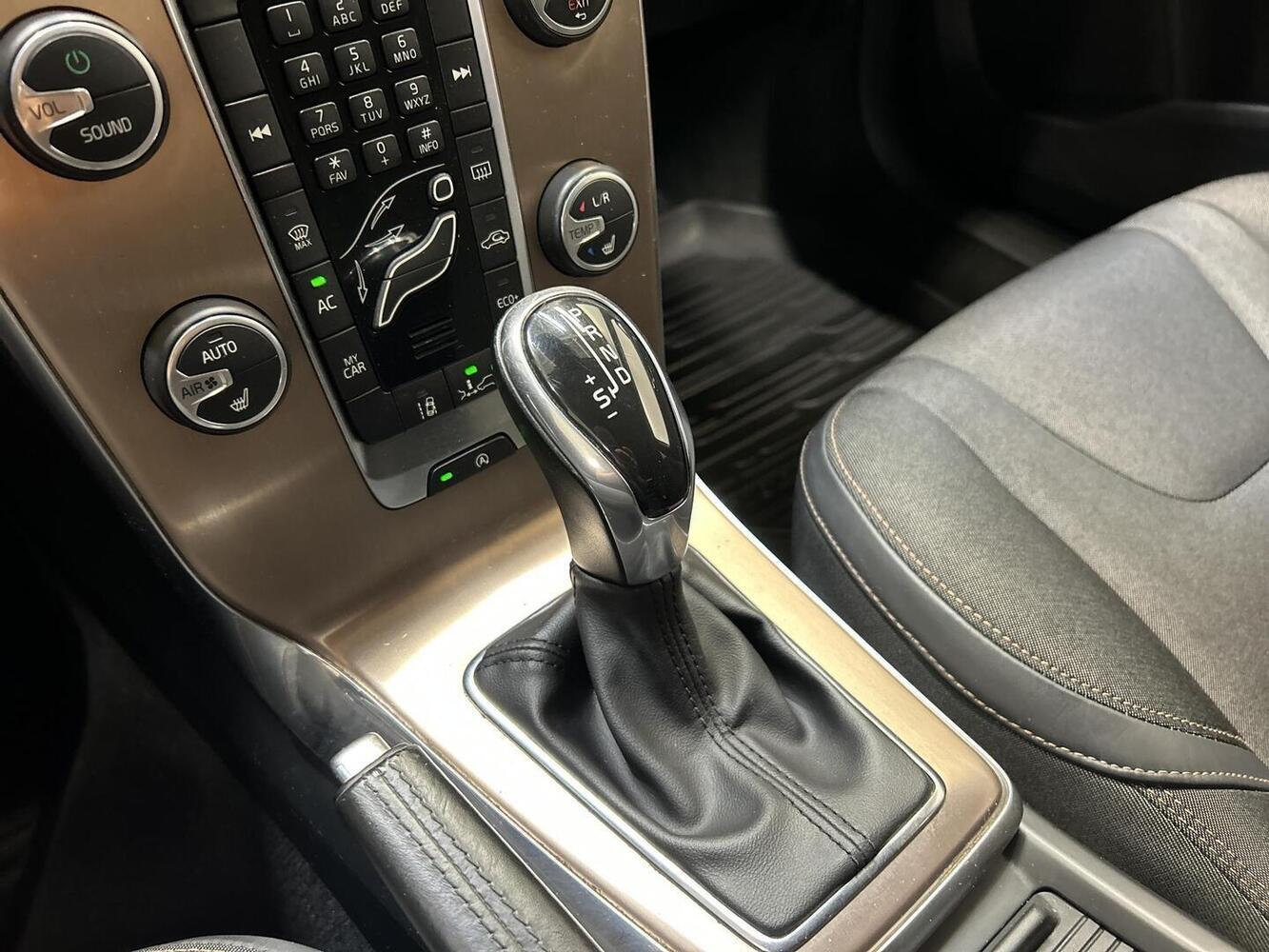 Volvo V40 Cross Country vaihtoauto