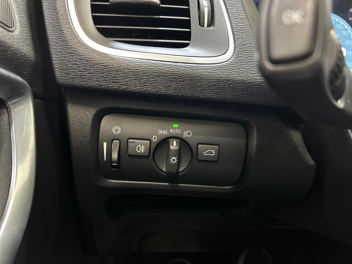 Volvo V40 Cross Country vaihtoauto