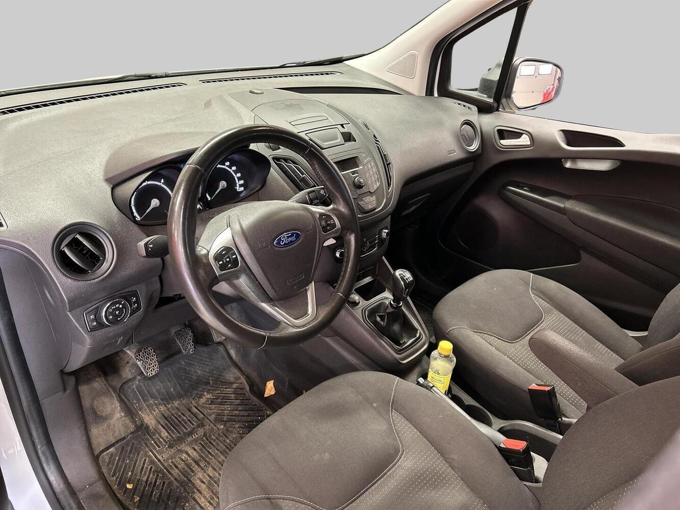 Ford Transit Courier vaihtoauto