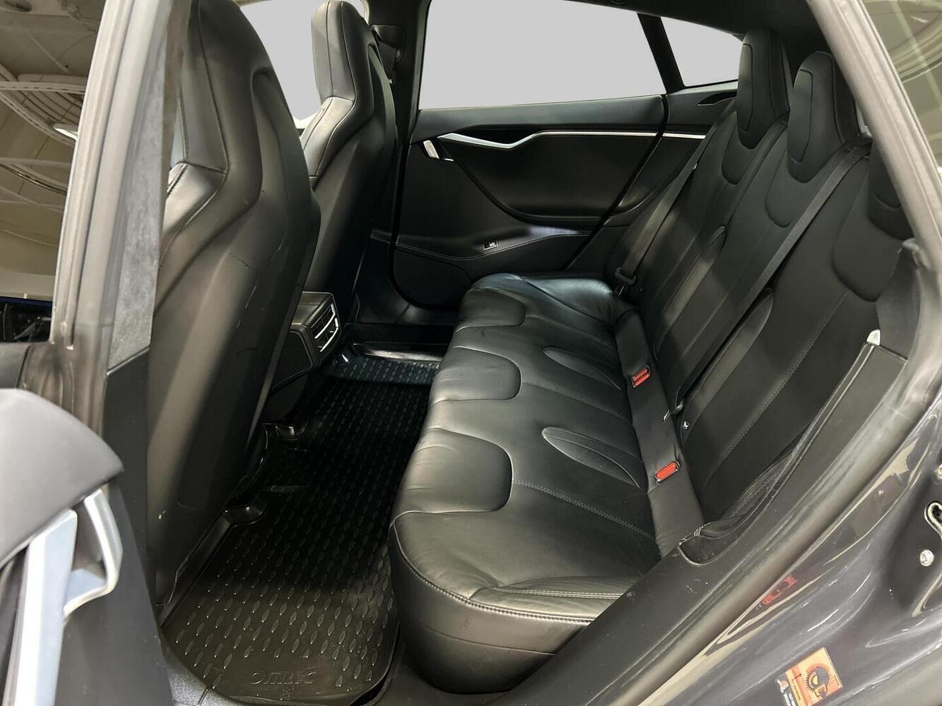 Tesla Model S vaihtoauto