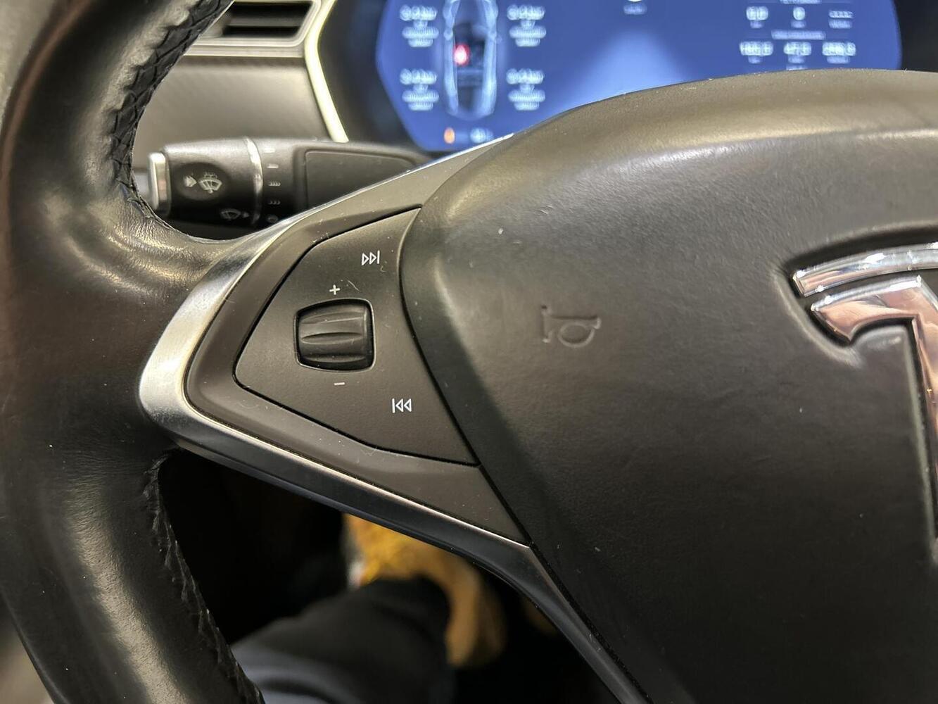 Tesla Model S vaihtoauto
