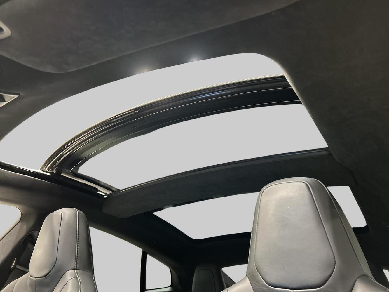 Tesla Model S vaihtoauto