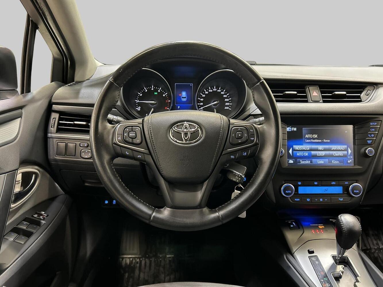 Toyota Avensis vaihtoauto