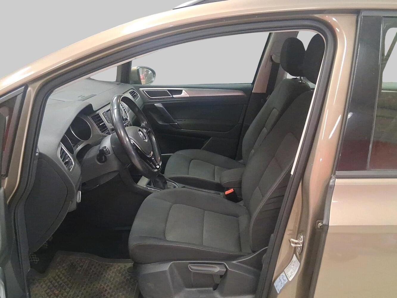 Volkswagen Golf Sportsvan vaihtoauto