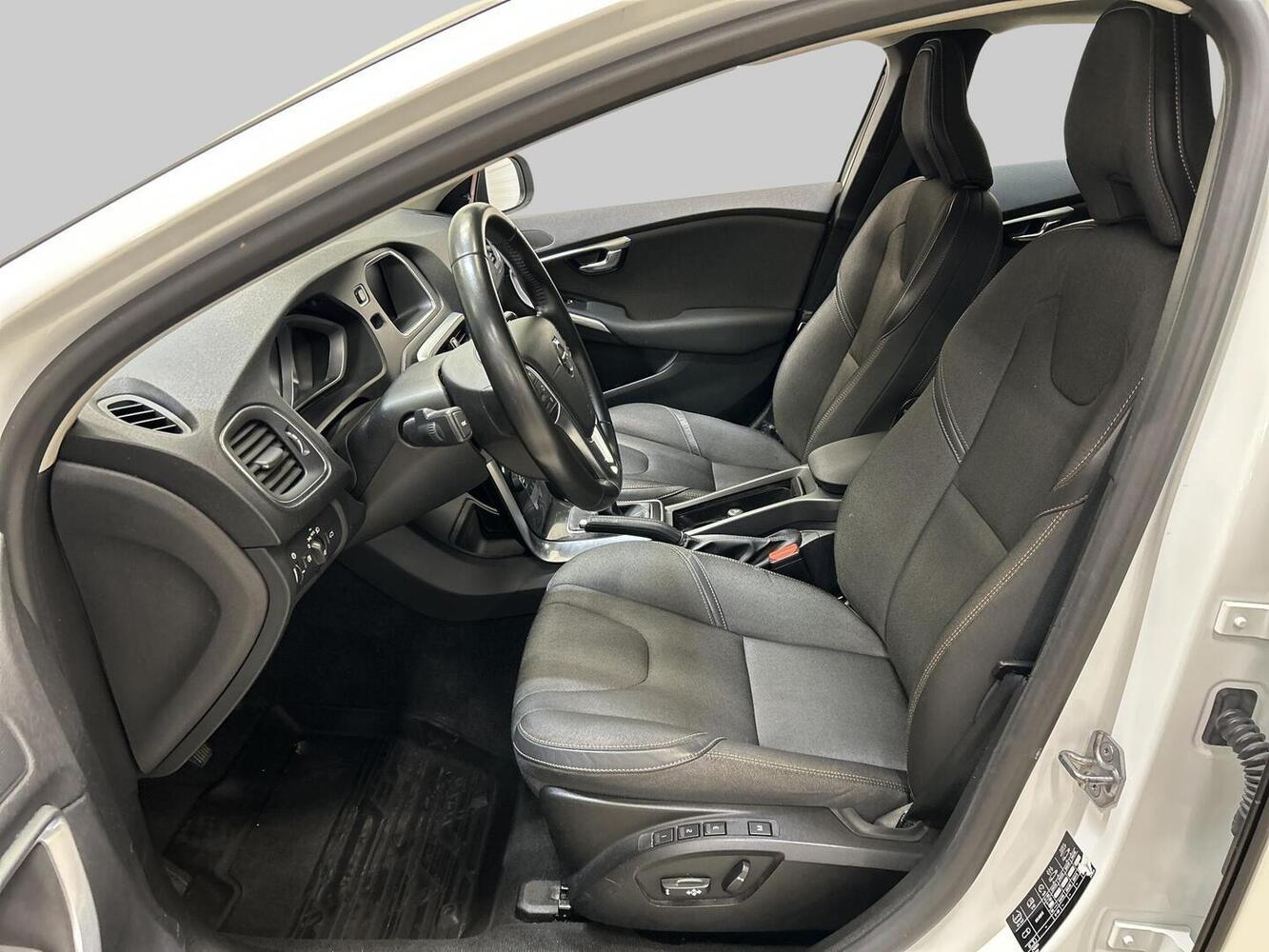 Volvo V40 Cross Country vaihtoauto