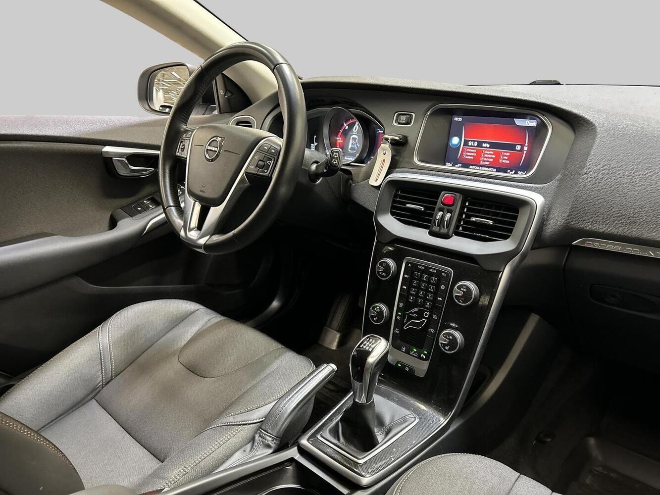 Volvo V40 Cross Country vaihtoauto