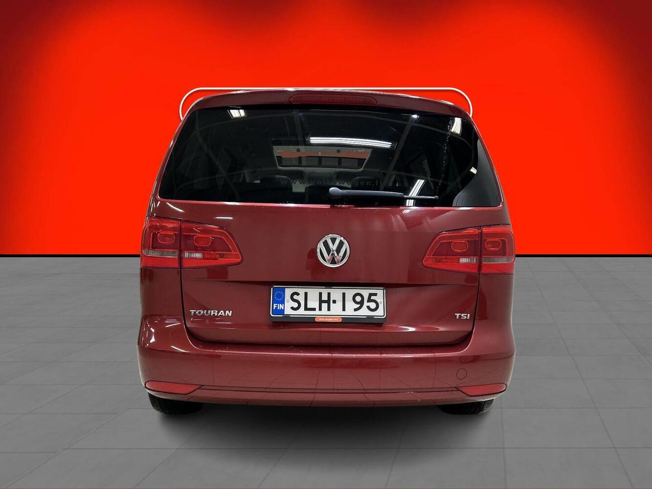 Volkswagen Touran vaihtoauto