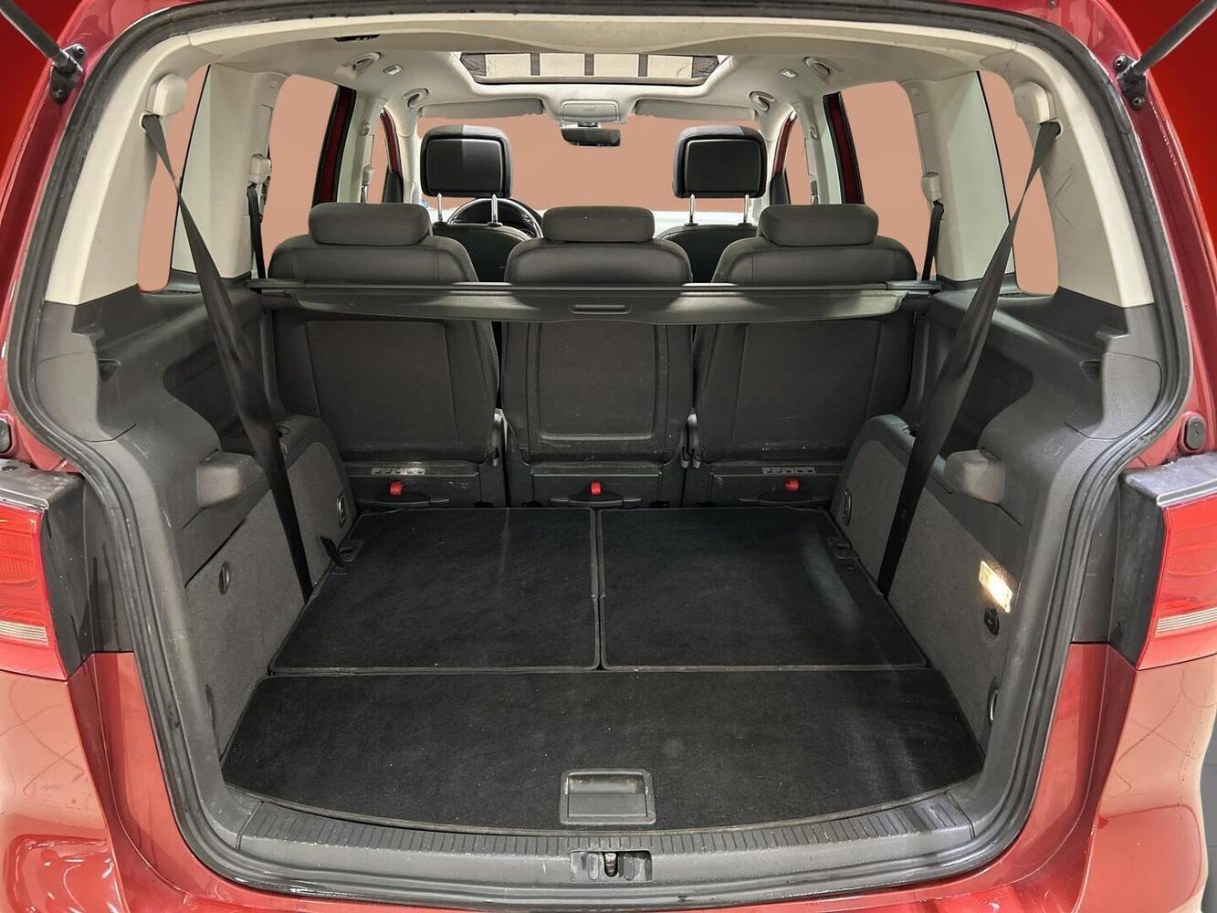 Volkswagen Touran vaihtoauto