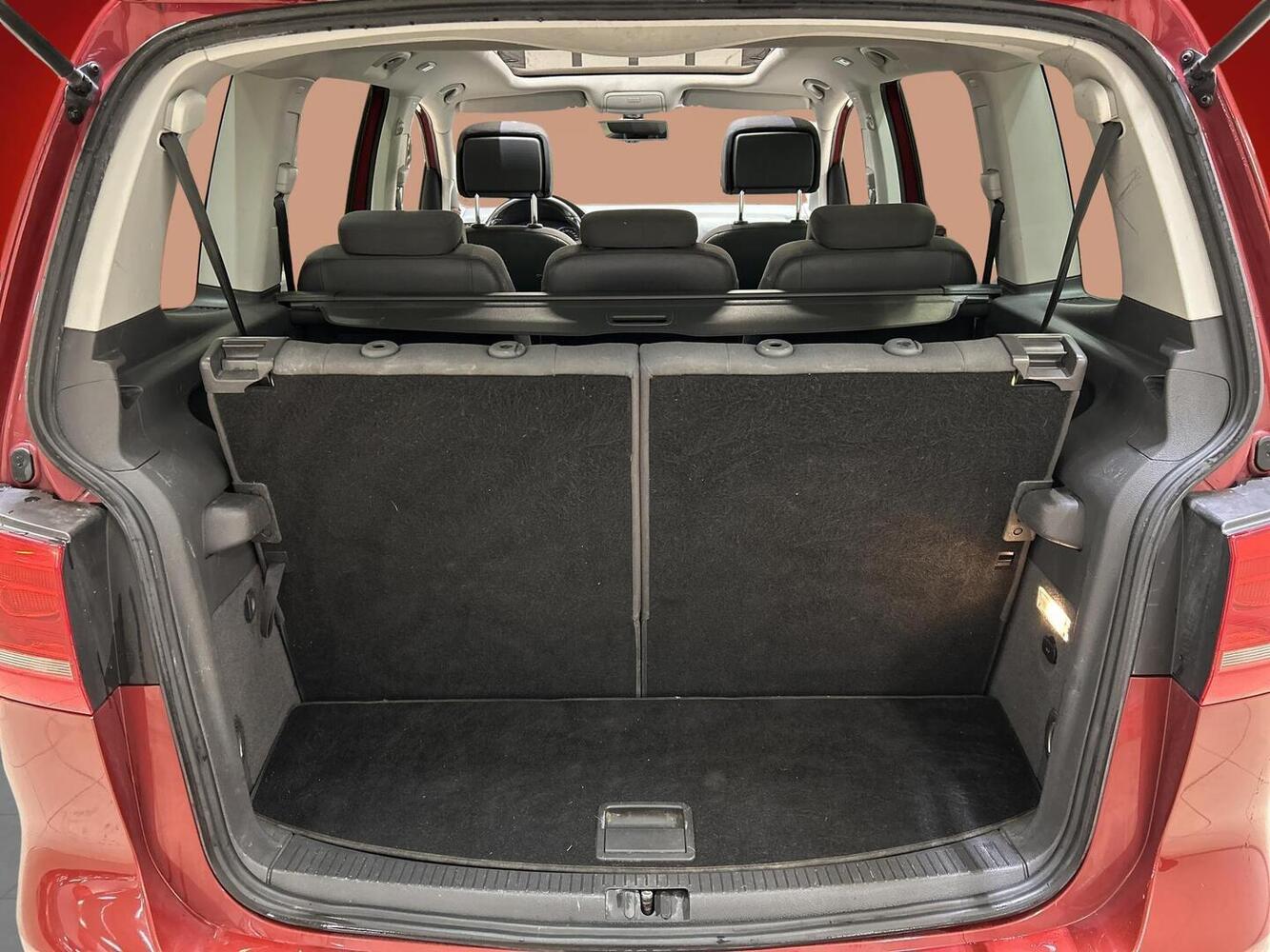 Volkswagen Touran vaihtoauto