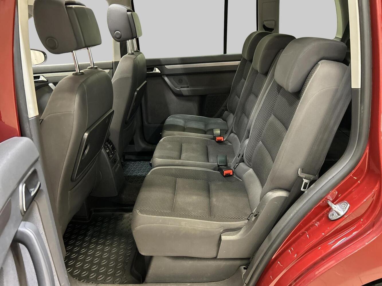 Volkswagen Touran vaihtoauto