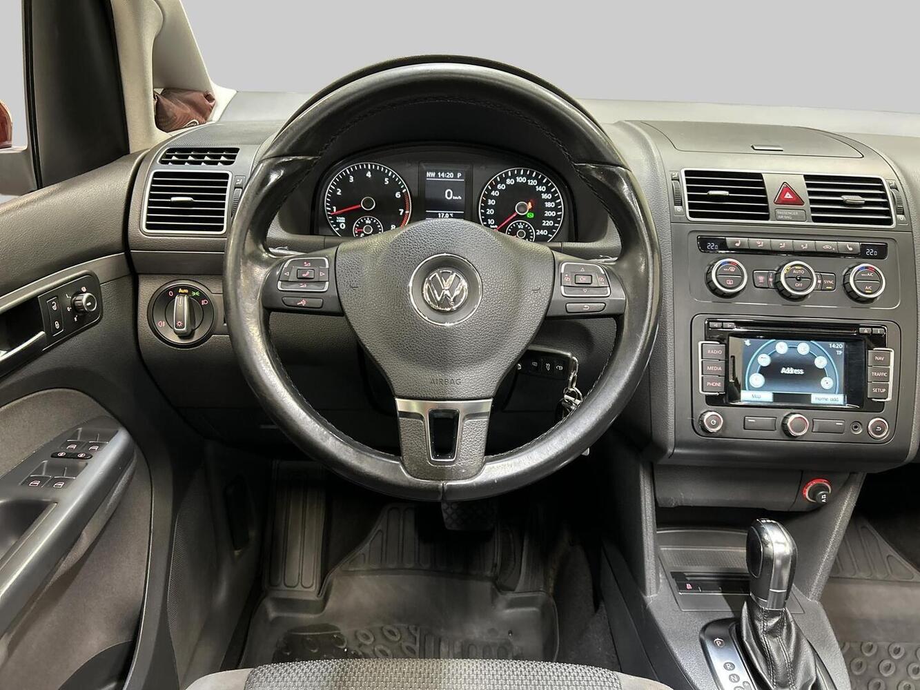 Volkswagen Touran vaihtoauto