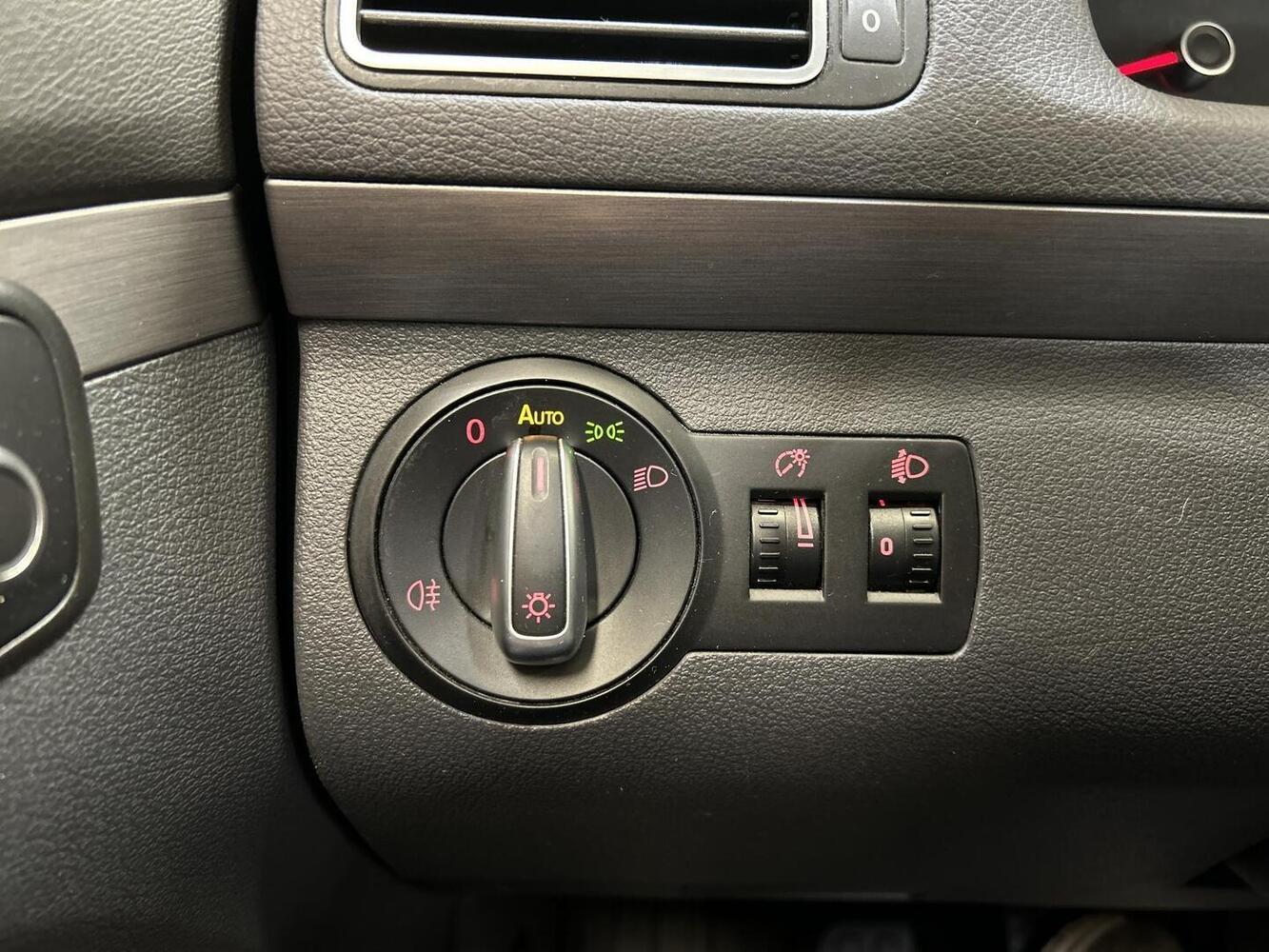 Volkswagen Touran vaihtoauto