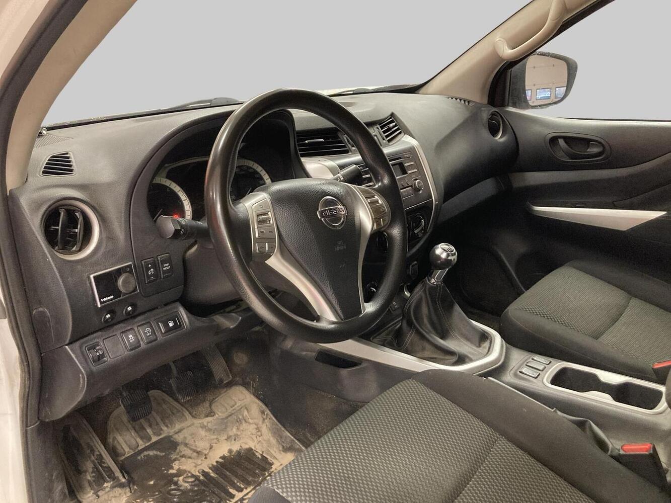 Nissan Navara vaihtoauto
