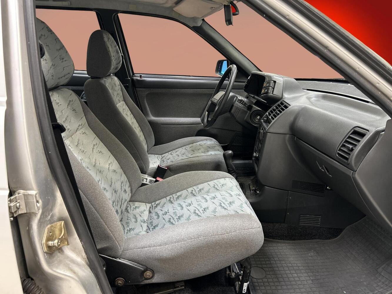 Lada 111 vaihtoauto