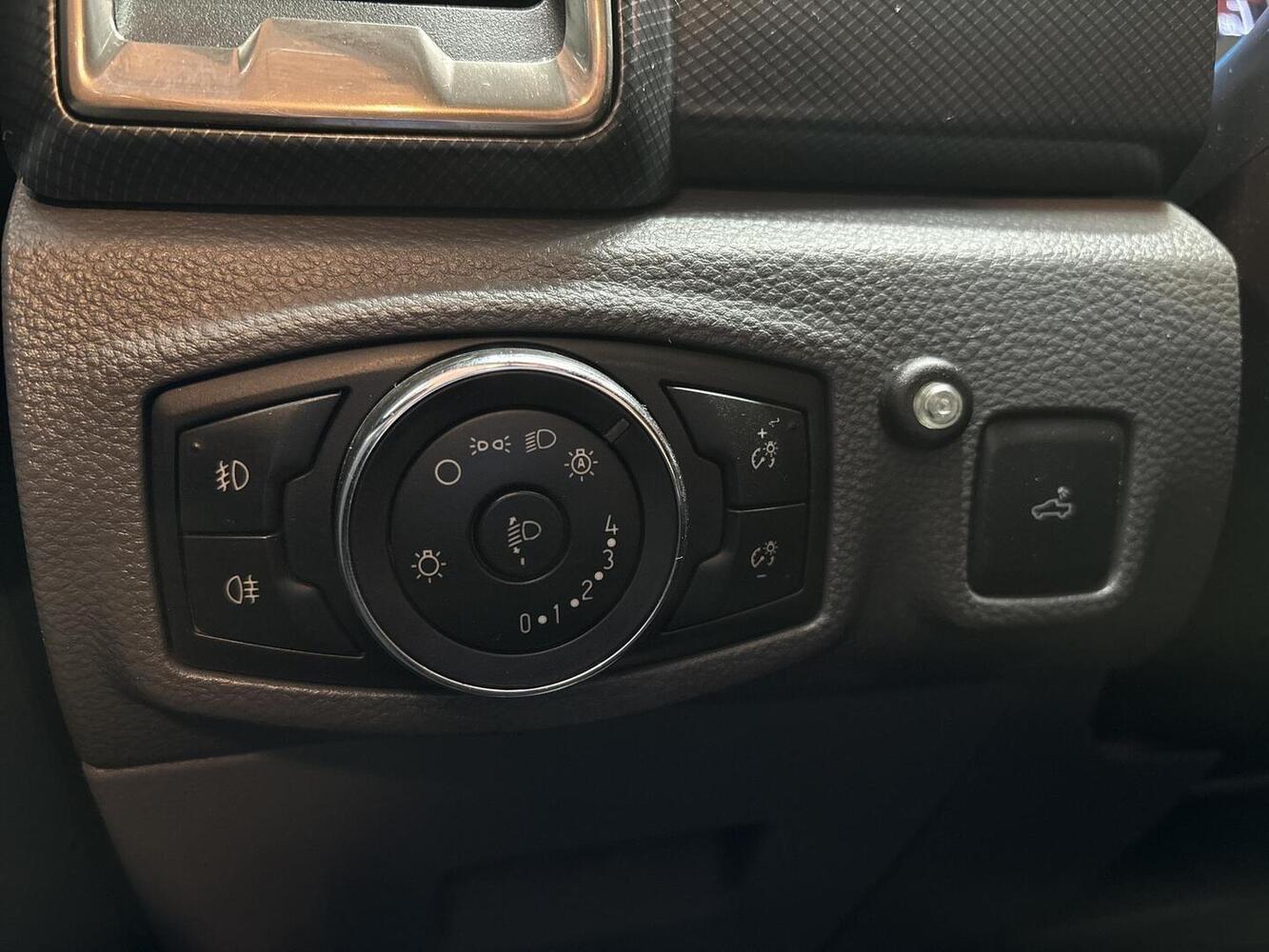 Ford Ranger vaihtoauto