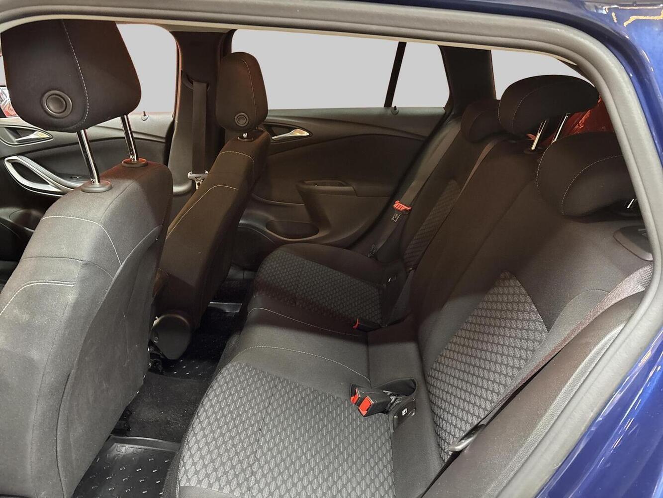 Opel Astra vaihtoauto