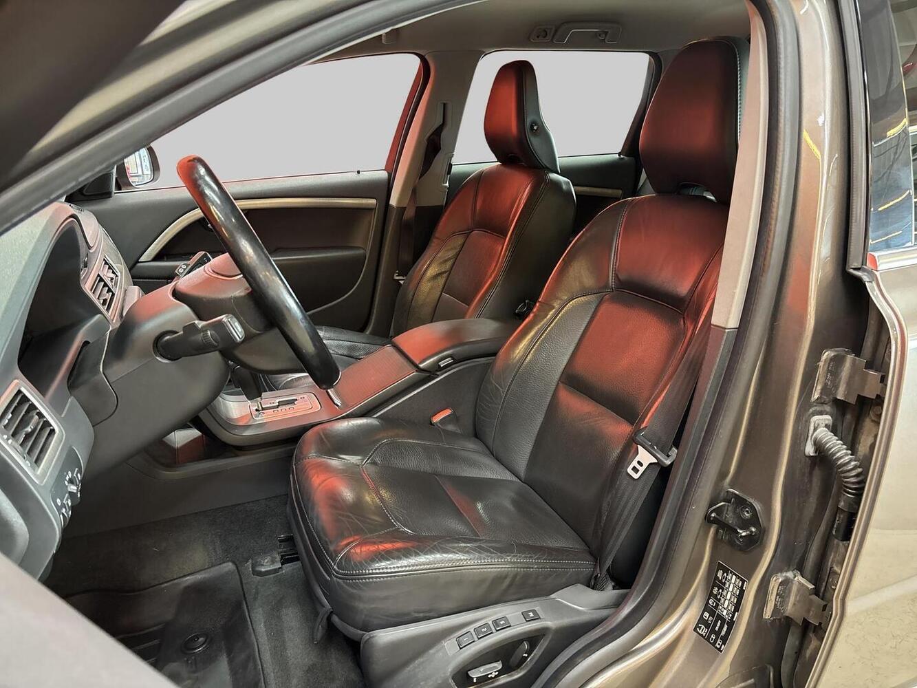 Volvo V70 vaihtoauto