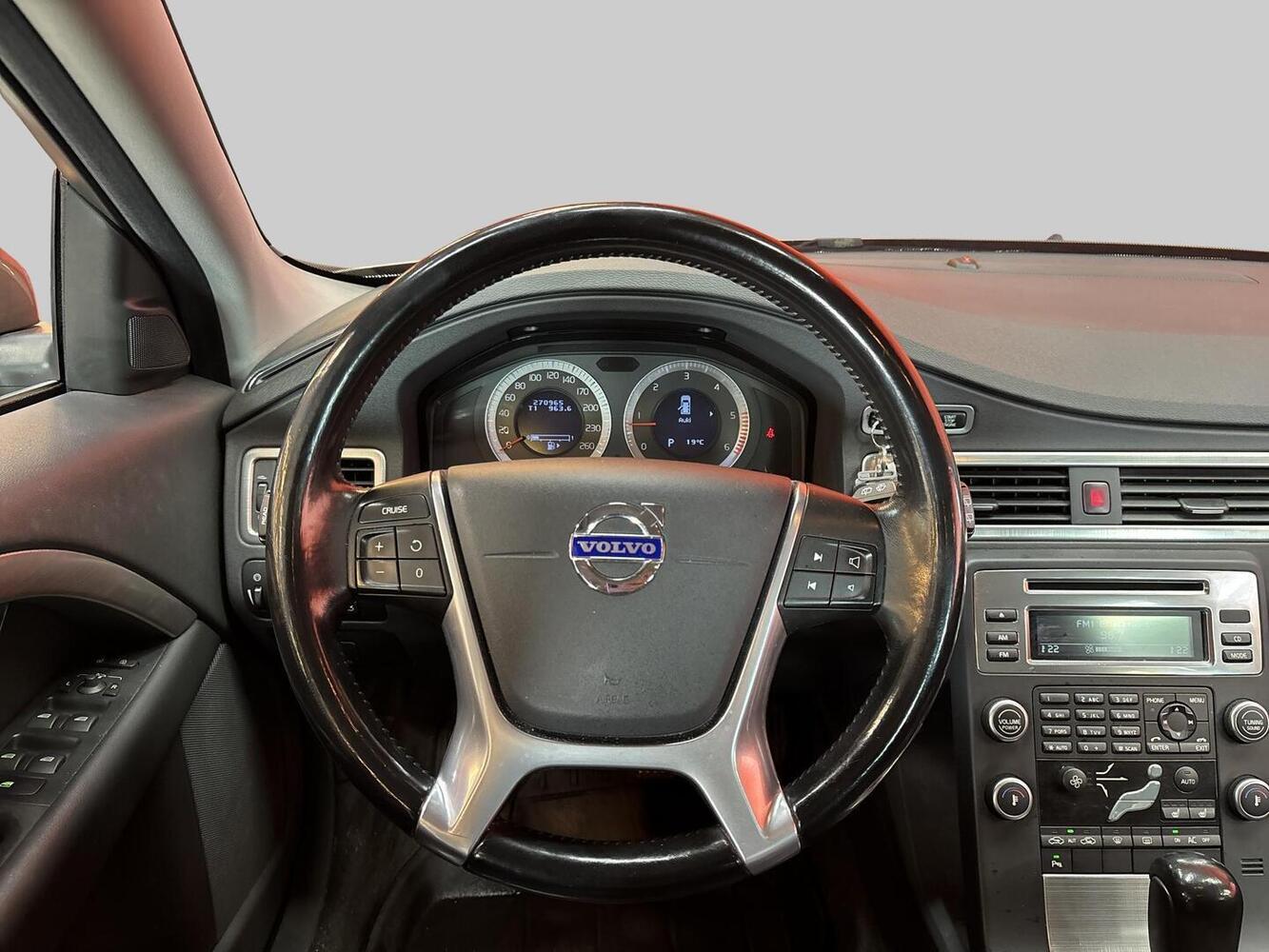 Volvo V70 vaihtoauto