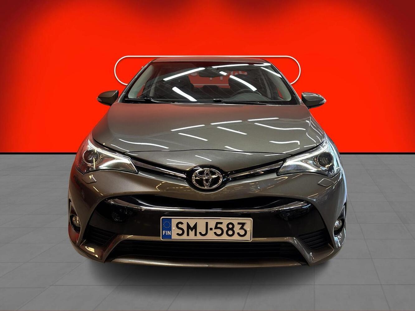 Toyota Avensis vaihtoauto