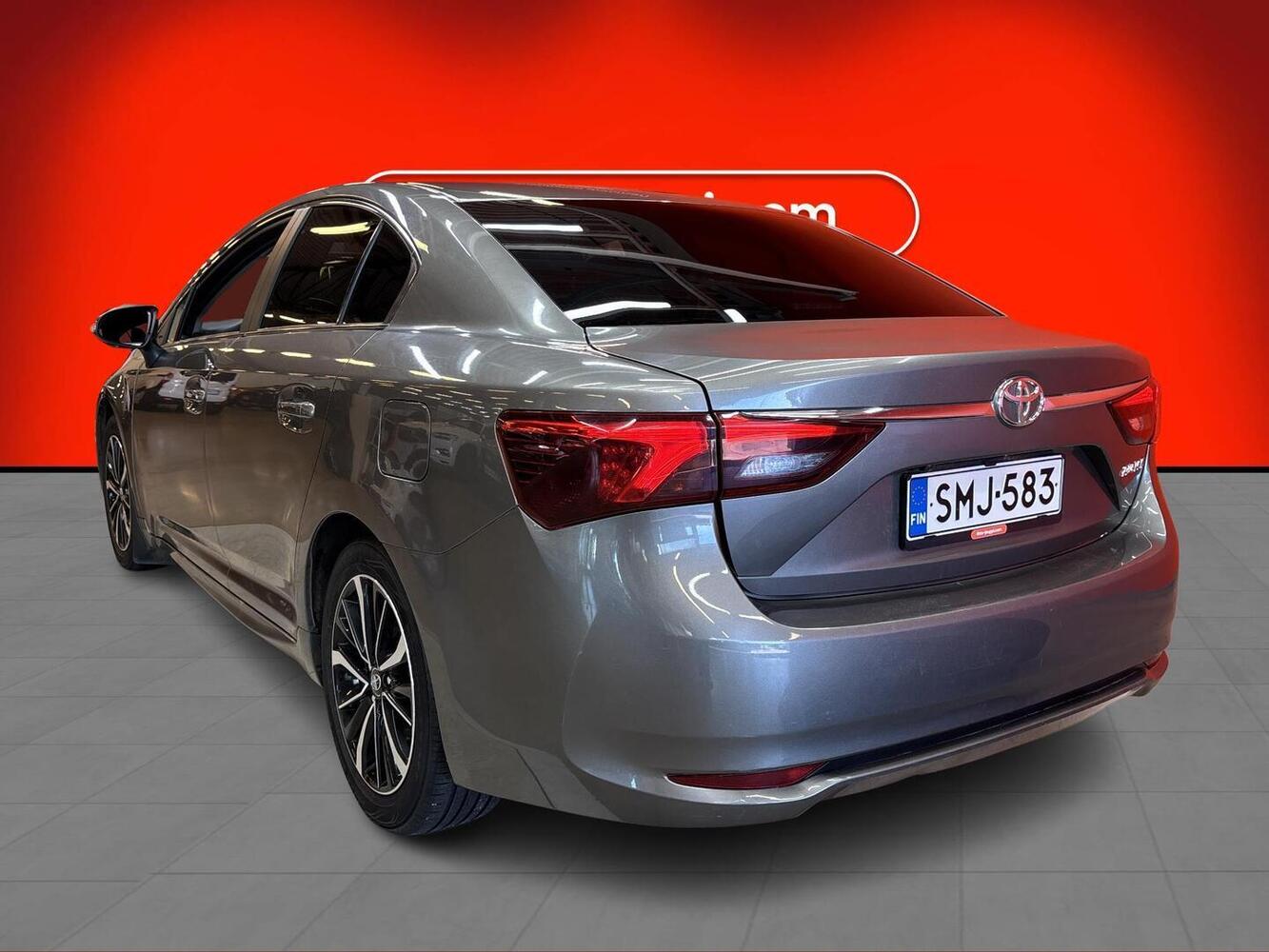 Toyota Avensis vaihtoauto